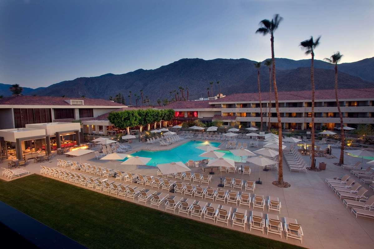 The pool area at the Hilton Hilton Palm Springs - Best hotels for families in Palm Springs